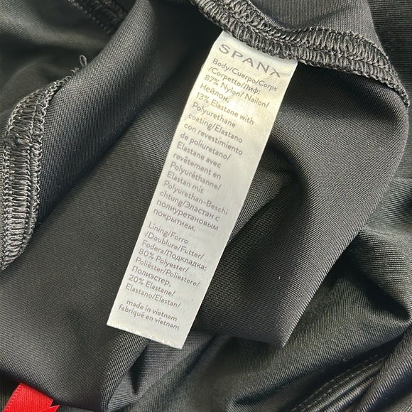 SPANX Faux Leather Black Camo Leggings Size Medium Womens Sculpting Slim Fit - Picture 9 of 14